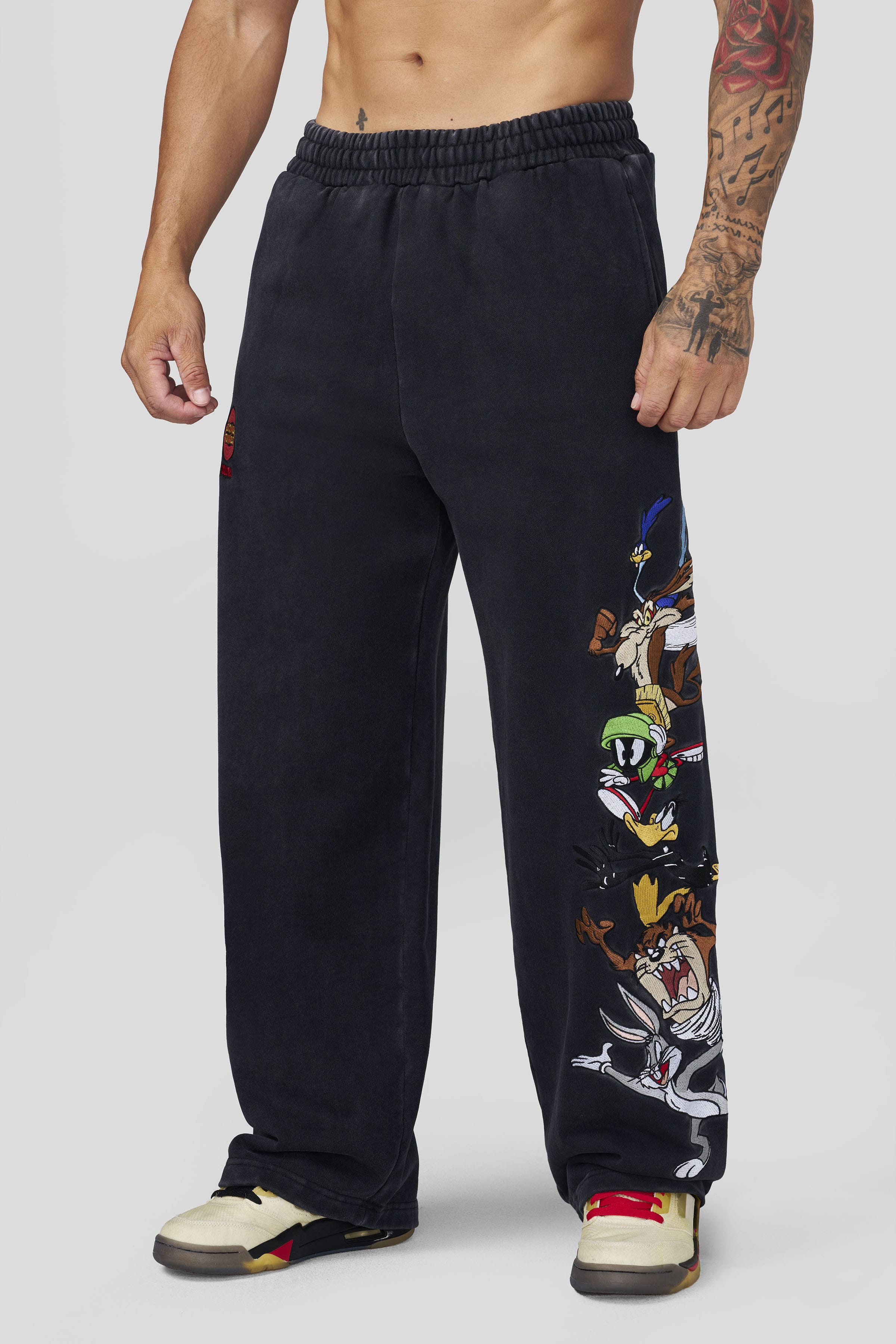 Young La 2183 - Looney Tunes Squad Sweats 'The Crew'