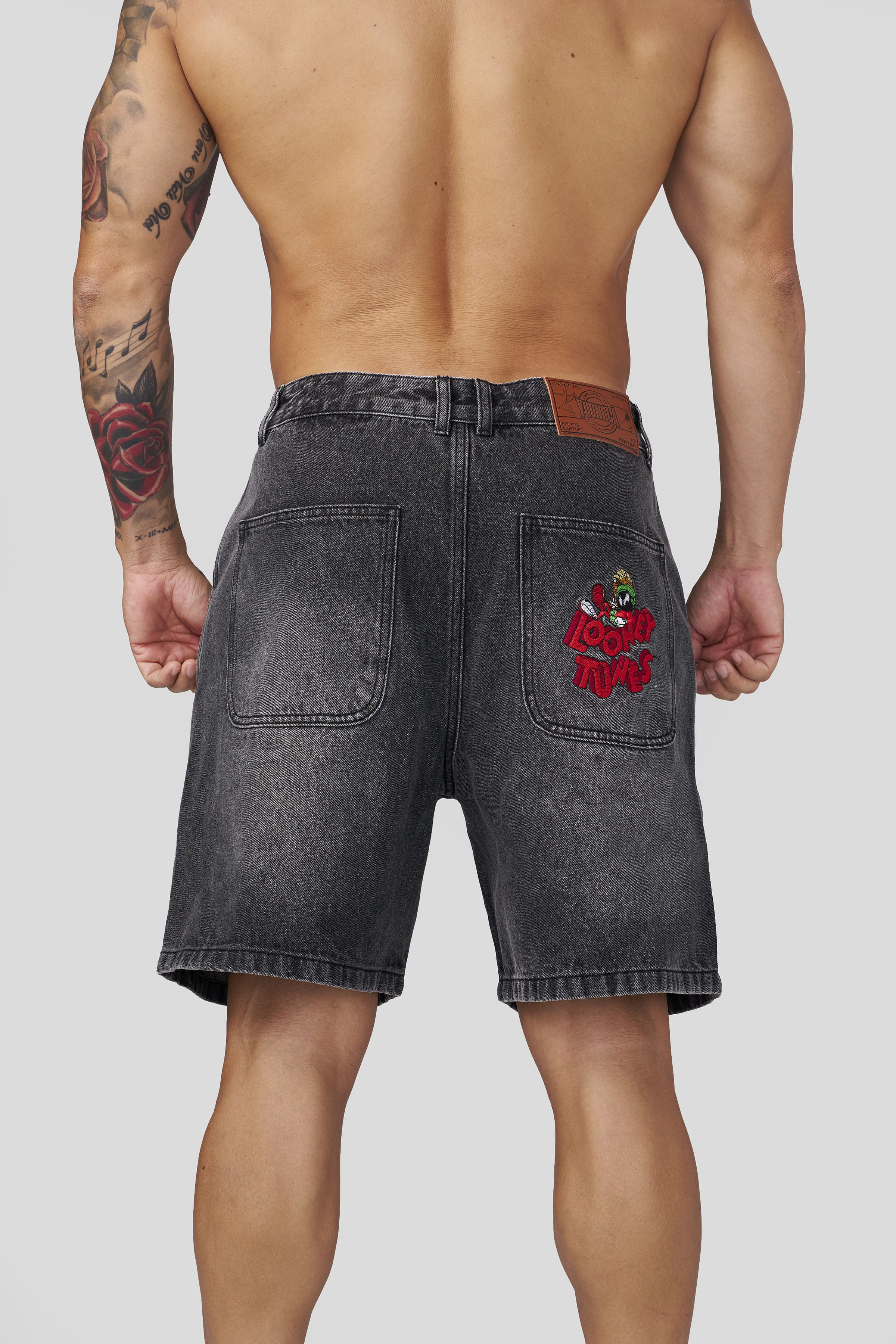 Young La 6079 - Looney Tunes Jorts 'Black Wash'