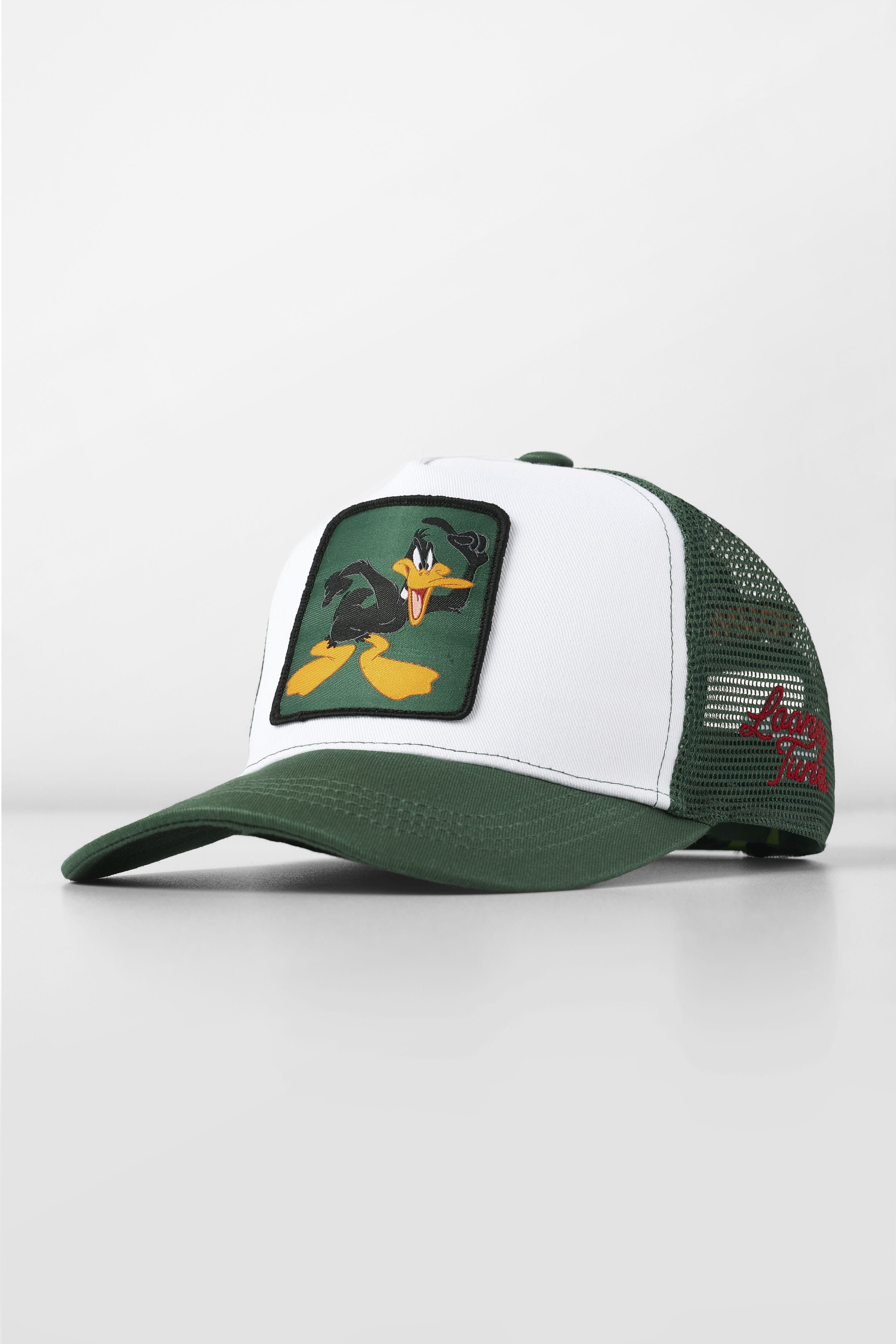YoungLA 9135 - Looney Tunes Patch Trucker Hats 'Daffy H'