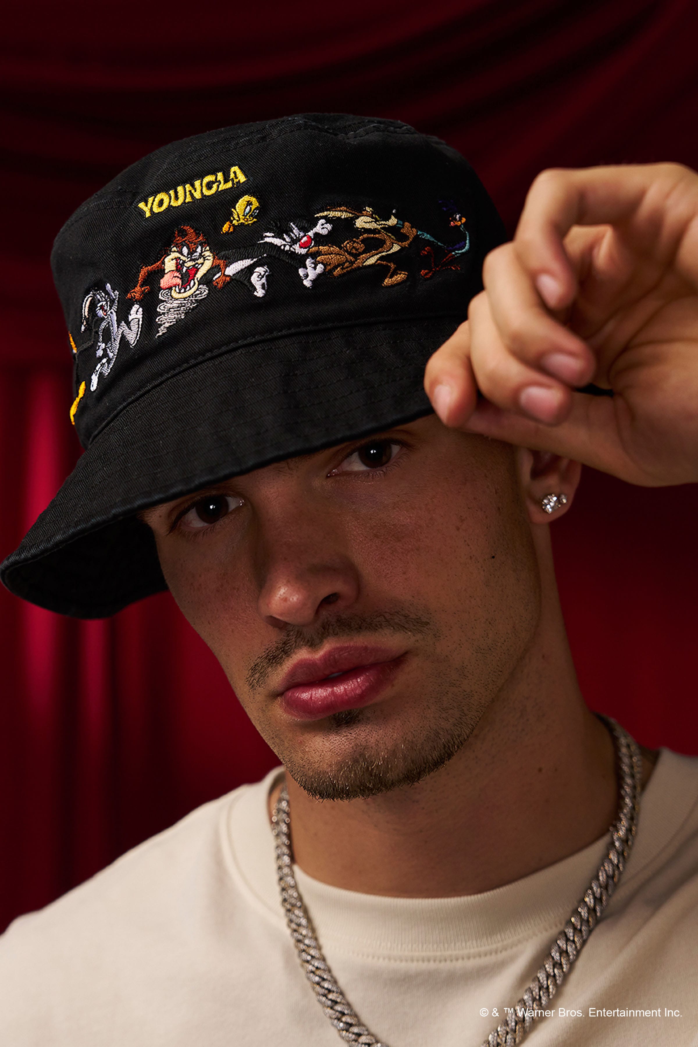 YoungLA 9093 - Looney Tunes Bucket Hat 'Black'