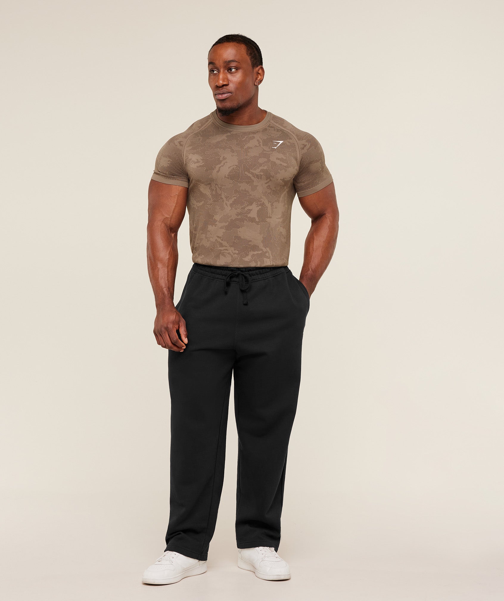 Gymshark Geo Seamless T-Shirt 'Lifestyle Brown Archive Brown'