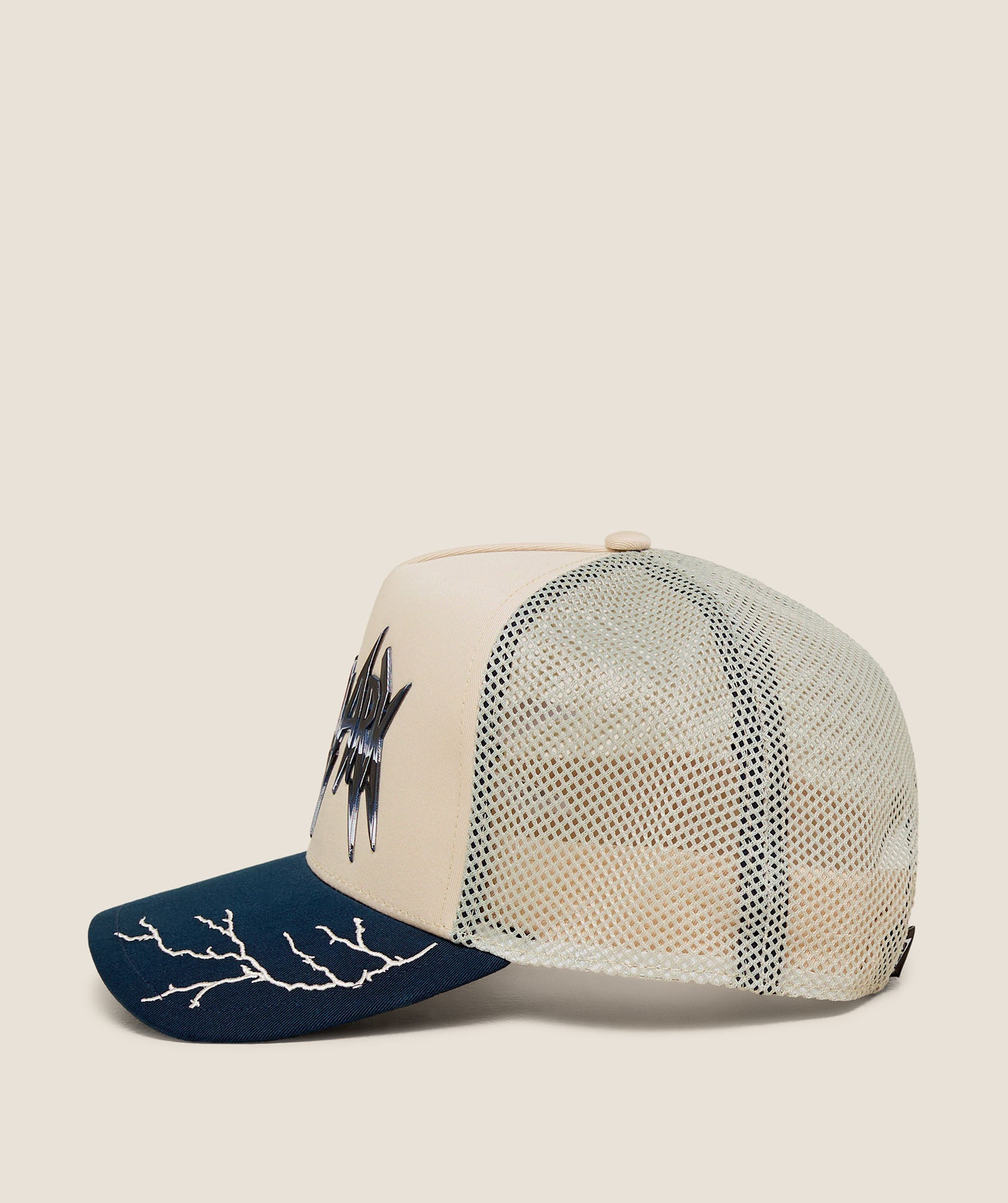 Gymshark Lightning Graphic Trucker Cap 'Tinted White'