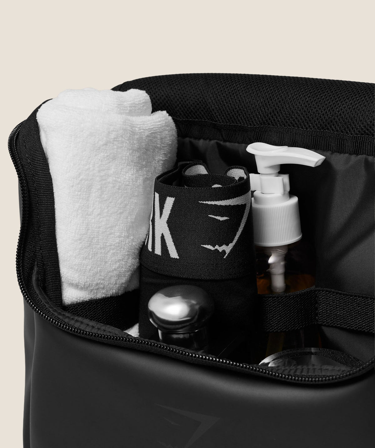 Gymshark Sleek Washbag 'Black'