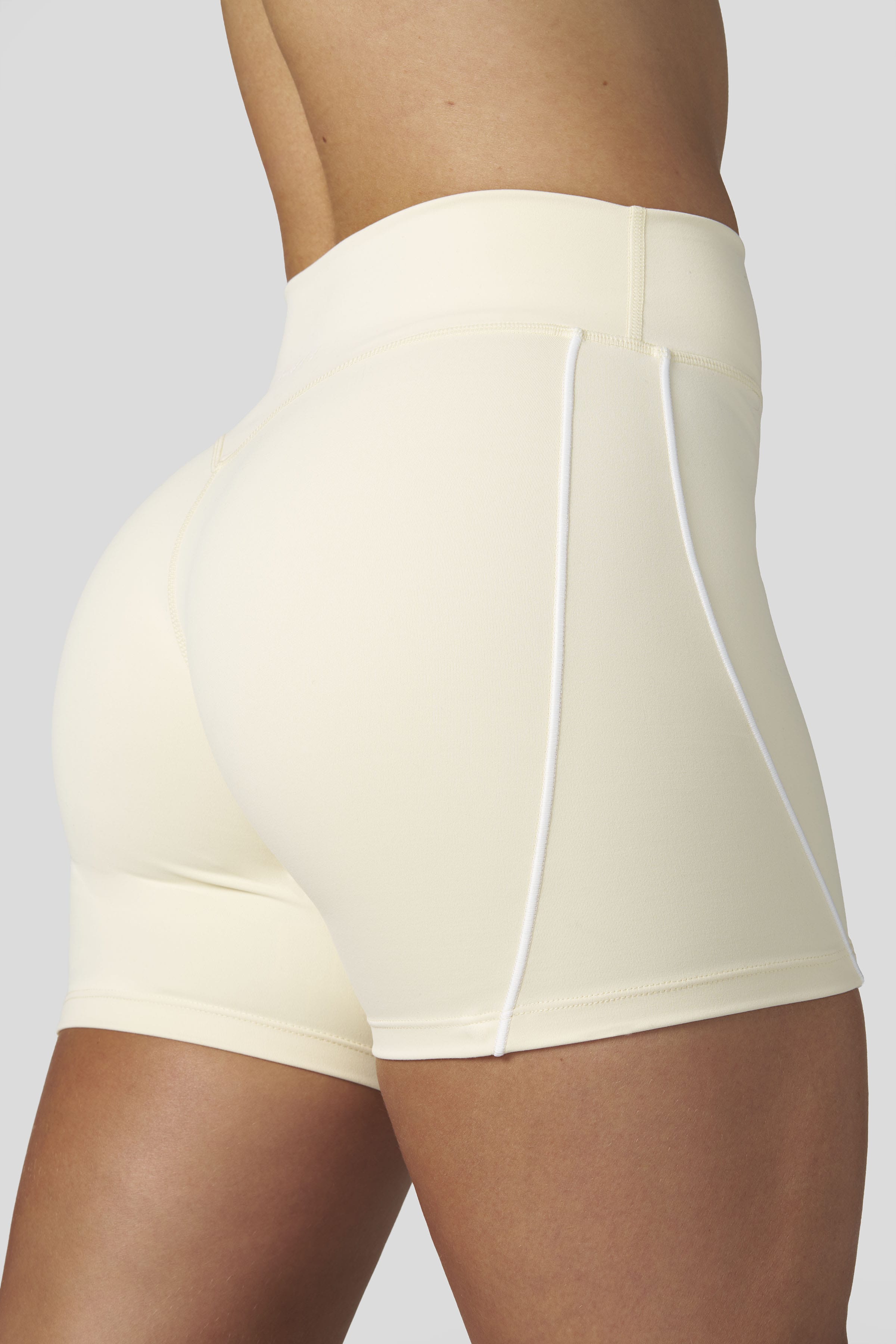 Young La W1159 - Prep Shorts 5" 'Butter Yellow'