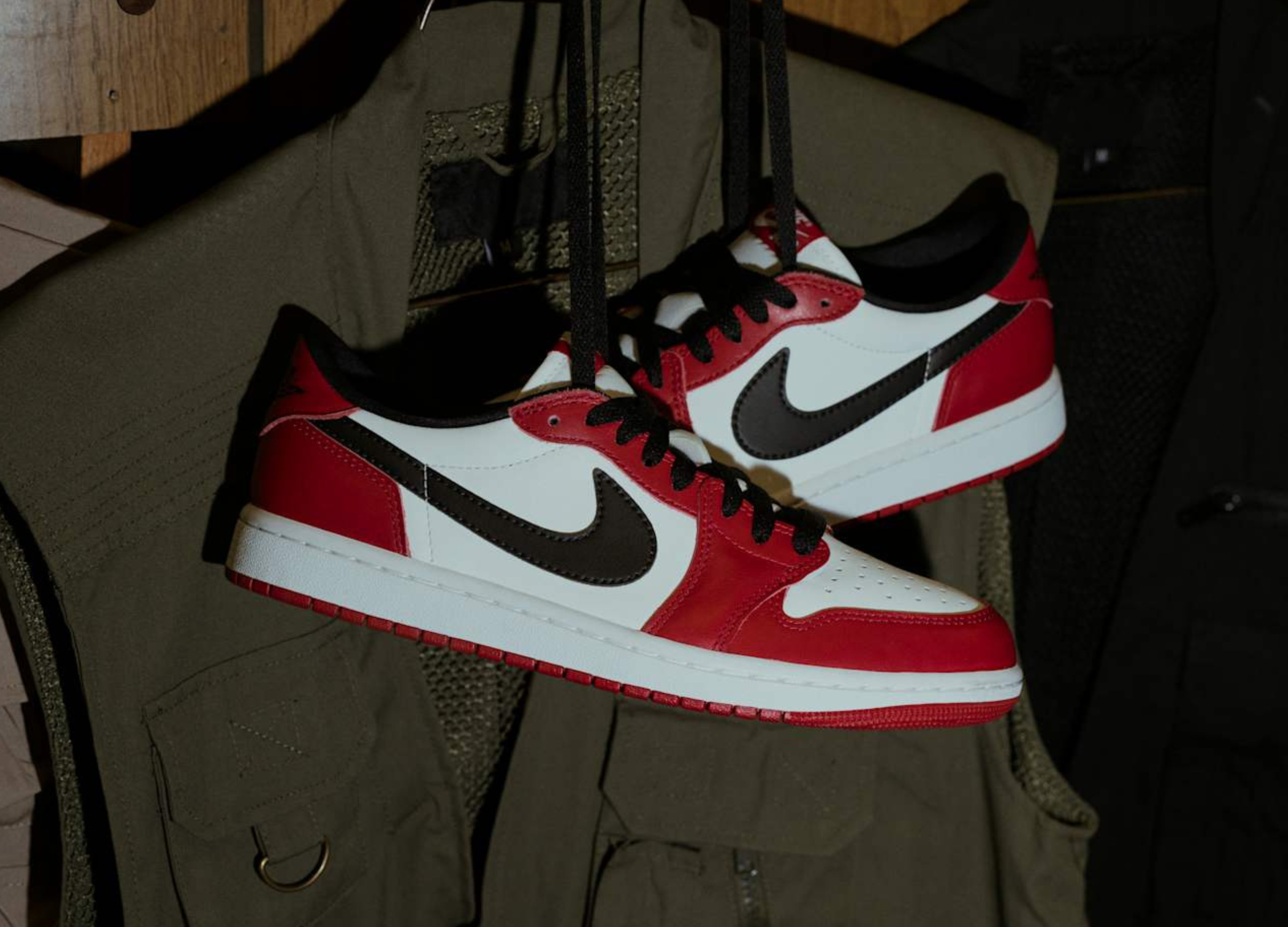 Air Jordan 1 Low OG 'Chicago' 2025