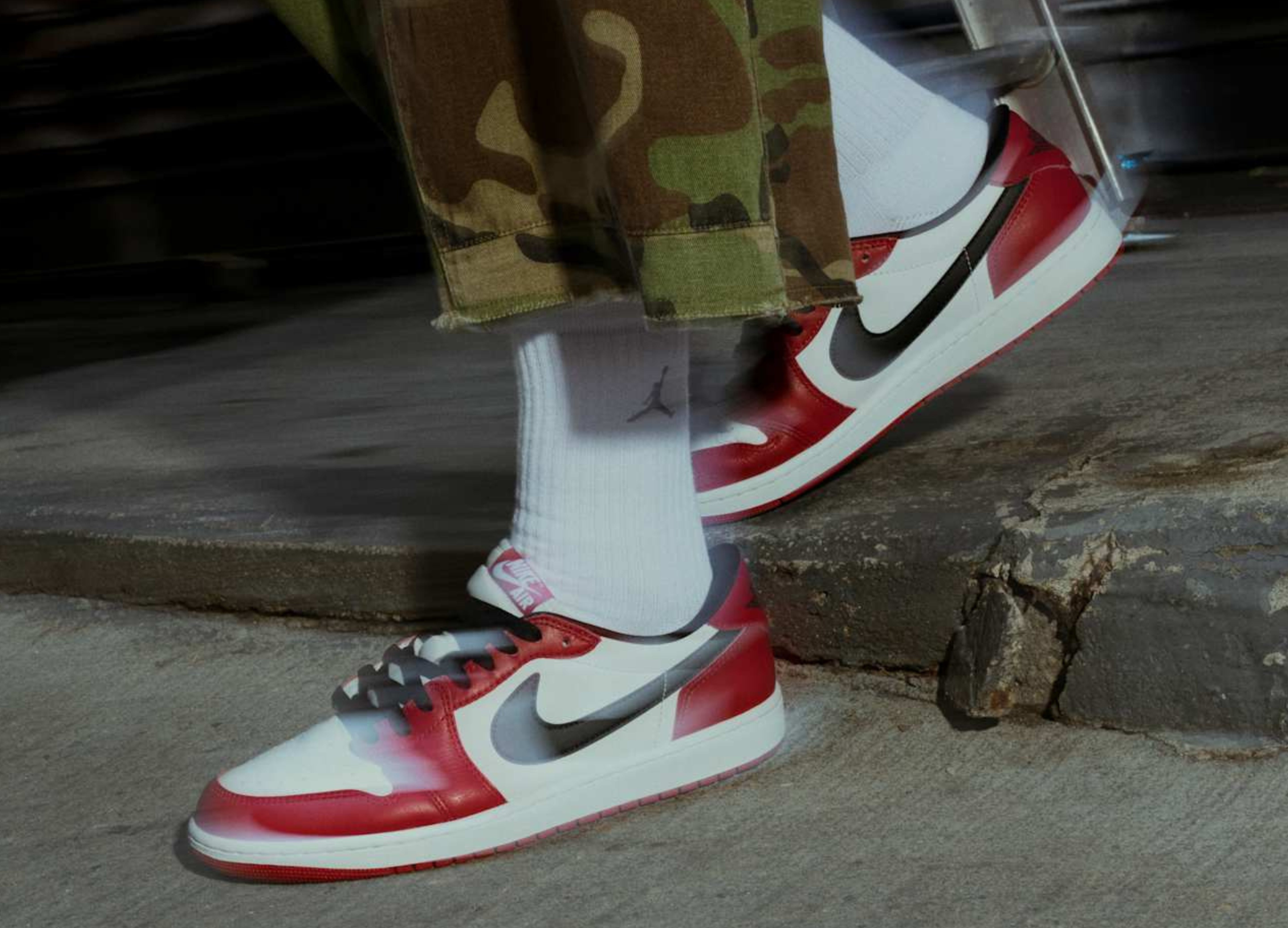 Air Jordan 1 Low OG 'Chicago' 2025