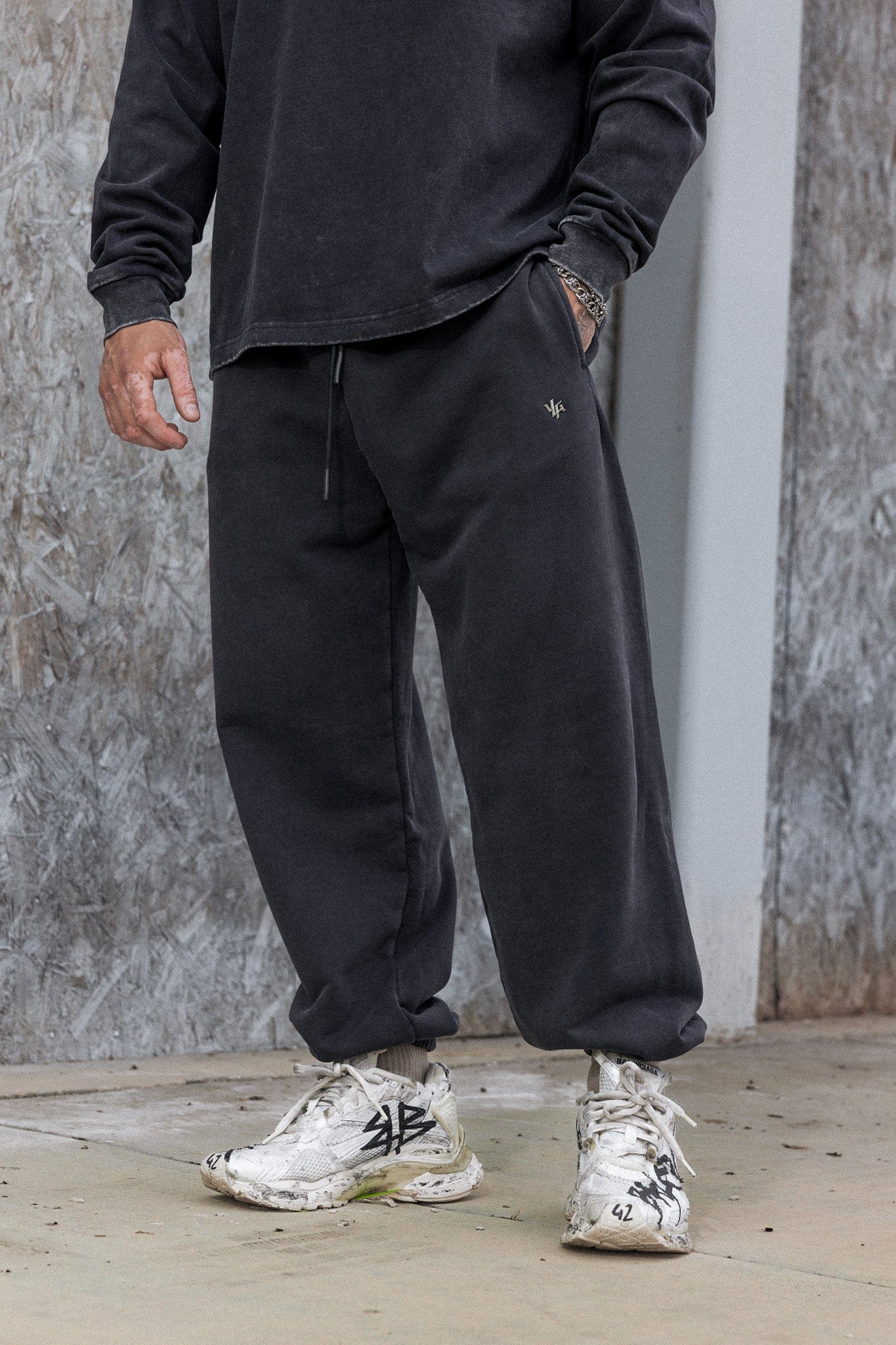 YoungLA 2069 - Elevated Essentials - Baggy Joggers 'Black Wash'