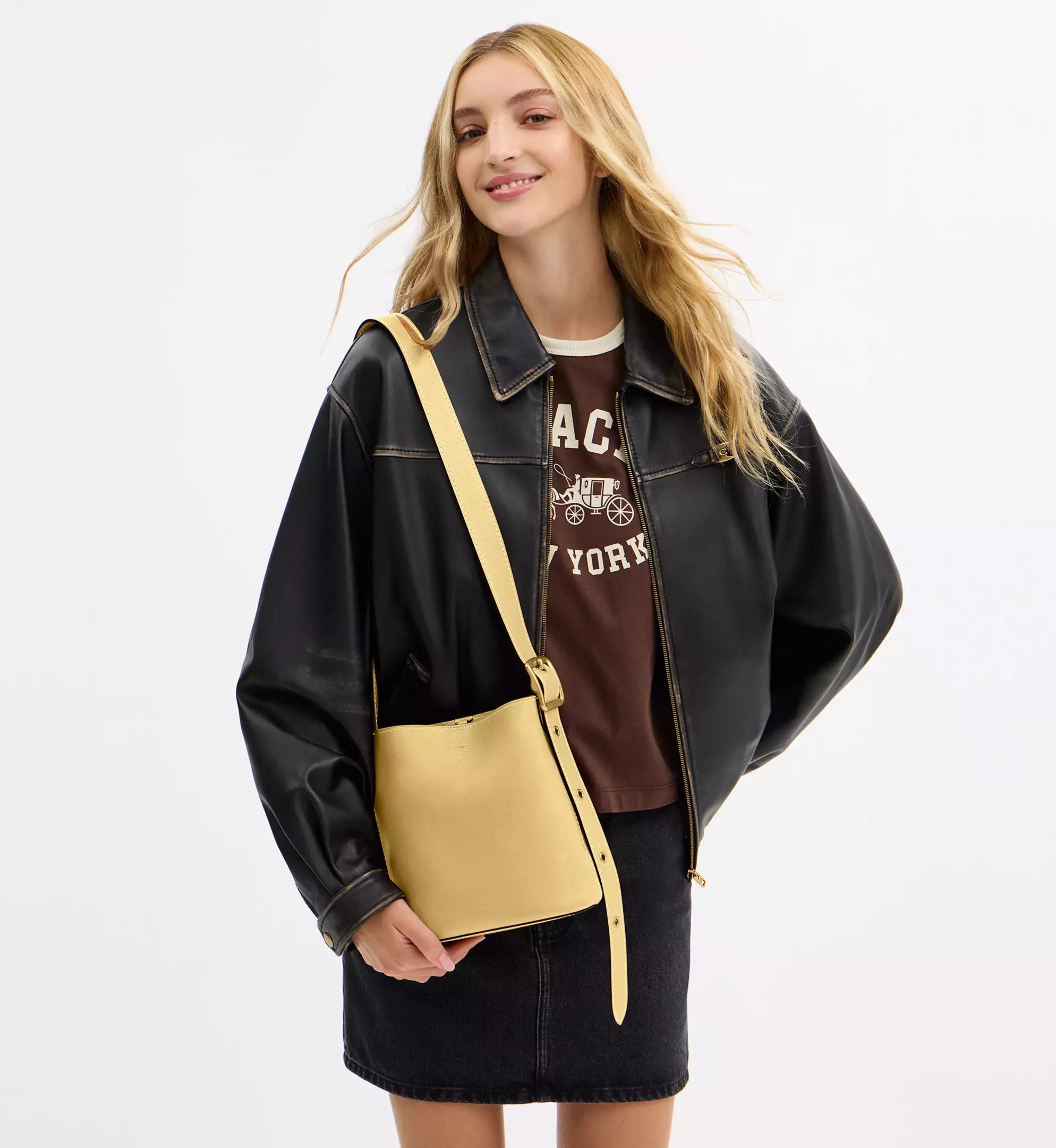 Coach Bleecker Bucket Bag 21 'Smooth Leather Brass Vanilla'