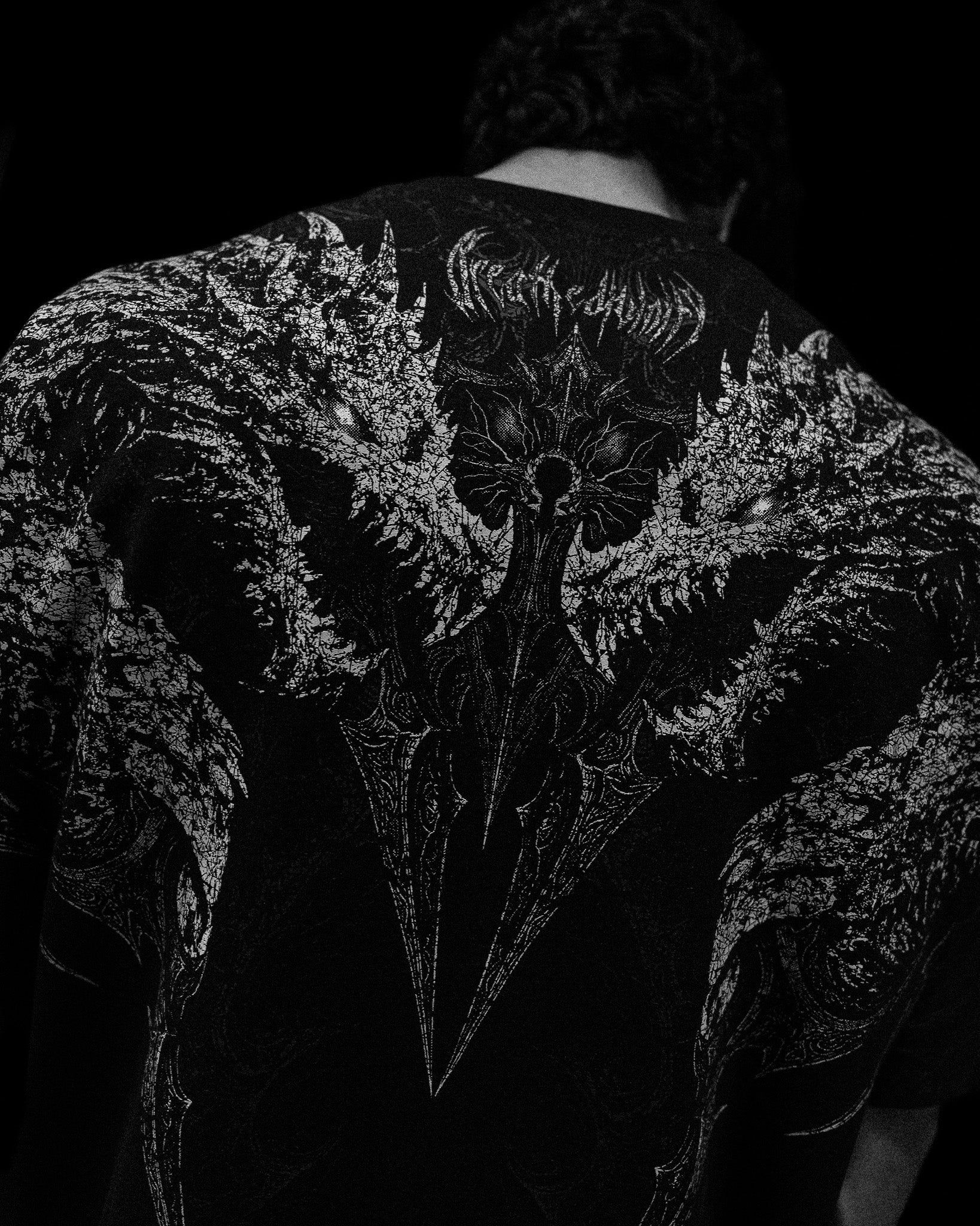 Breathe Divinity Blood Wyvern Oversized T-shirt [VOID BLACK]