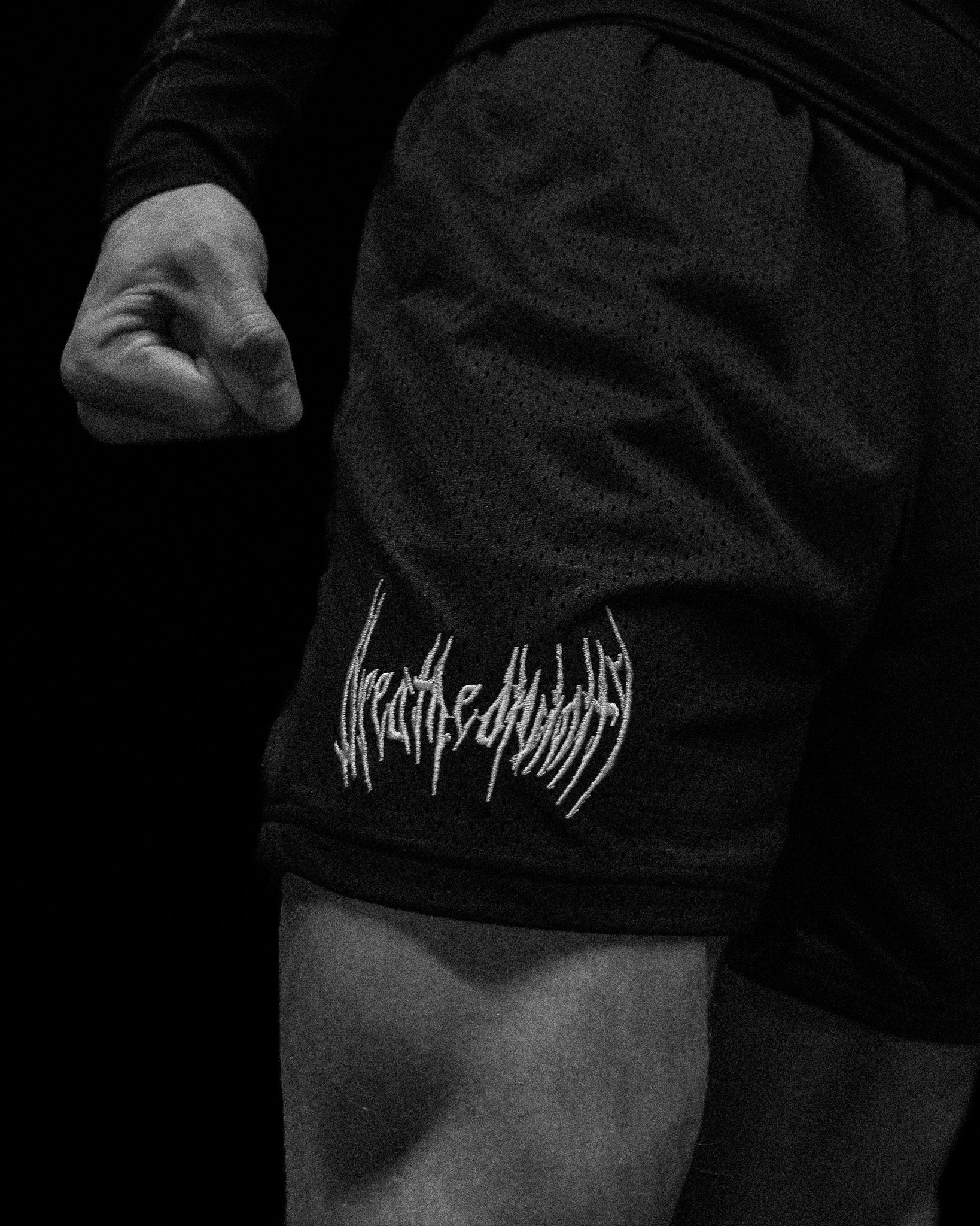 Breathe Divinity Mens Embroidery Bodybuilding Shorts [VOID BLACK]