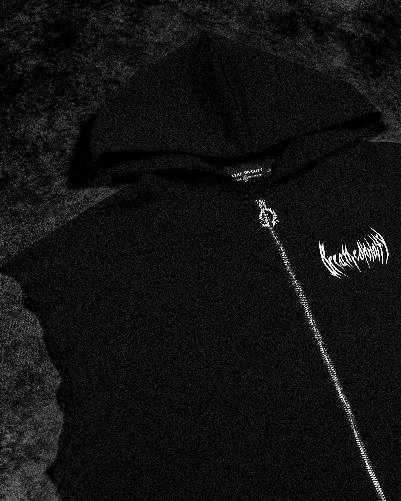 Breathe Divinity Venom Cutoff Zip-up Hoodie [VOID BLACK]