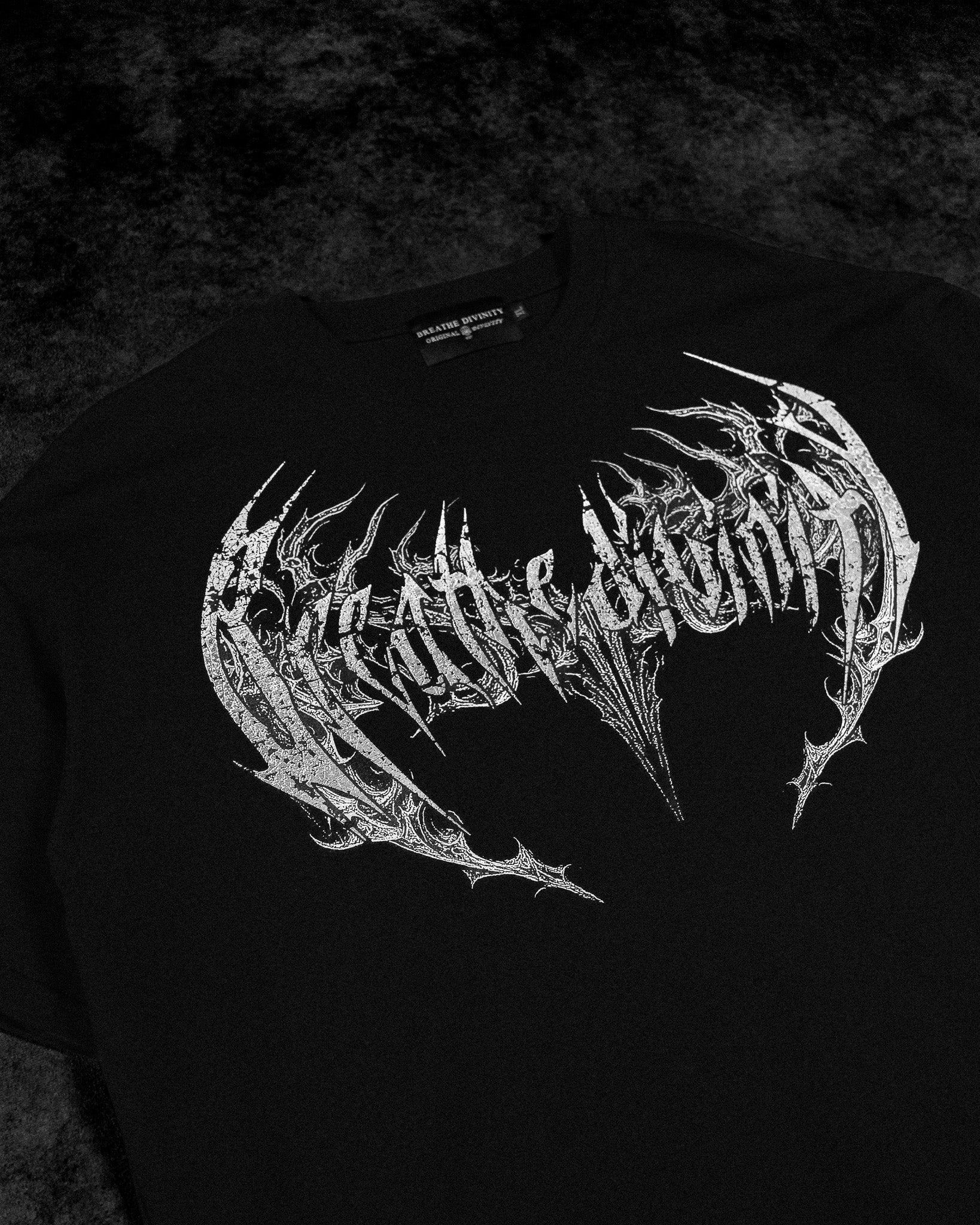 Breathe Divinity Blood Wyvern Oversized T-shirt [VOID BLACK]