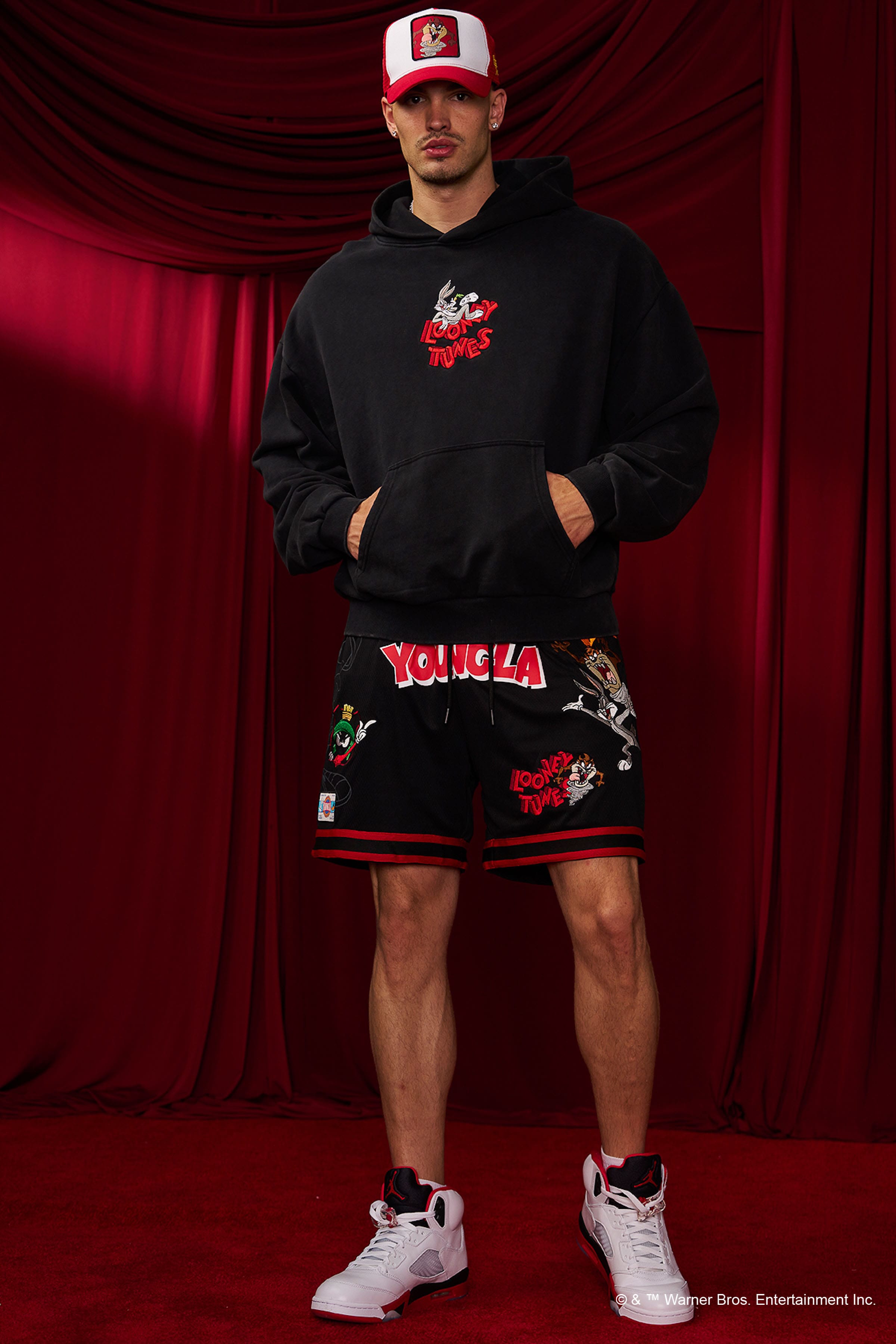 Young La 5114 - Looney Tunes Embroidered Hoodies 'Last Run'