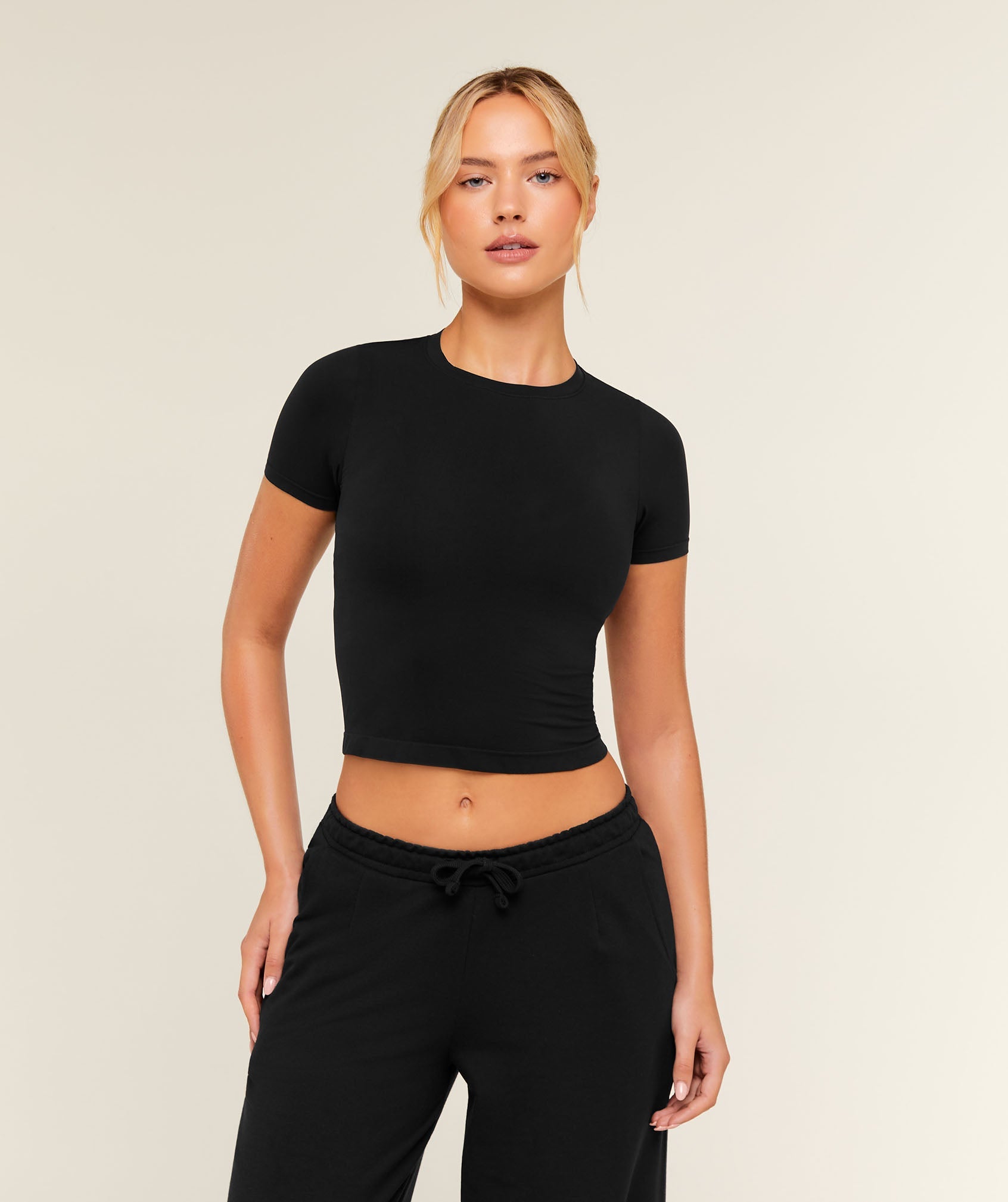 Gymshark FeatherForm Short Sleeve T-Shirt 'Black'