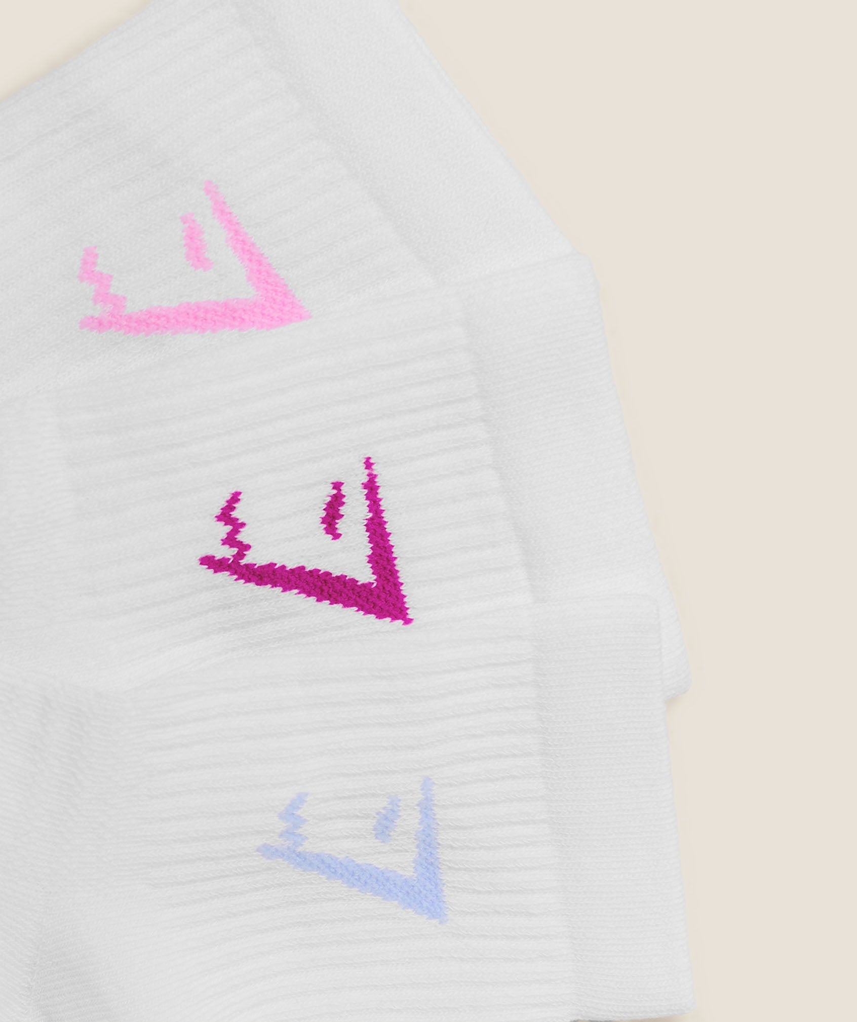 Gymshark Midi Socks 3pk 'White Chilled Blue Focus Pink Super-Set Pink'