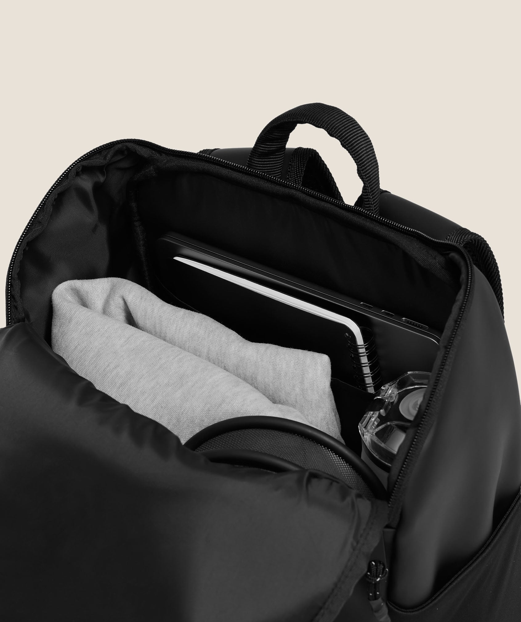 Gymshark Small Sleek Backpack 'Black'