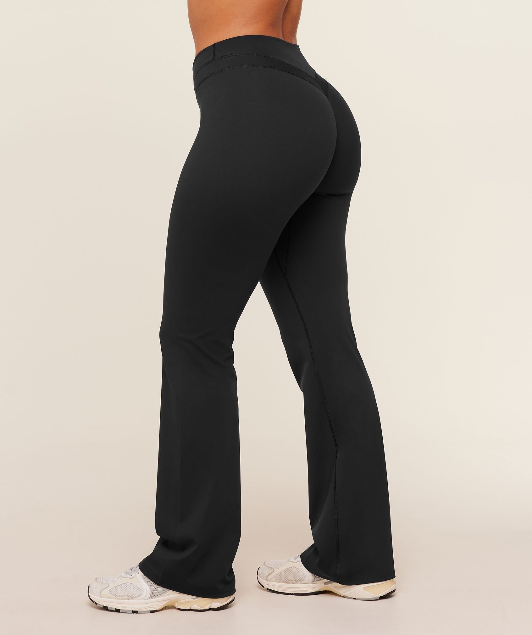 Gymshark Whitney Mid-High Rise Flared Leggings 'Black'